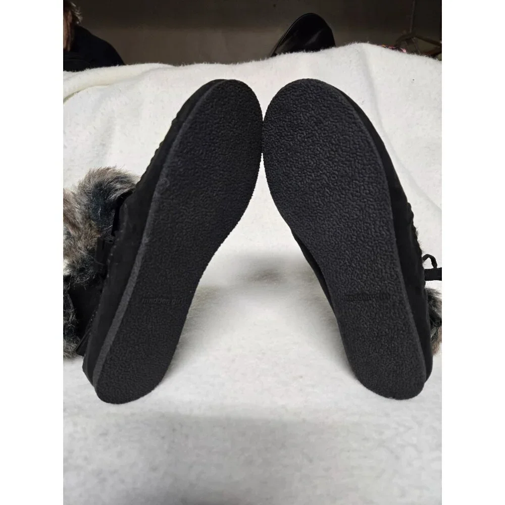 Steve Madden Girl Finnn Black Faux Fur-Lined‎ Moccasin Slippers Size 5M
